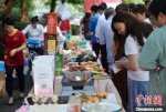 40余项“名小吃”同台亮相世界美食之都扬州。　司新利 摄 - 江苏新闻网