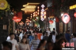 扬州东关古街游人如织。(资料图) 孟德龙 摄 - 江苏新闻网
