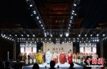 著名的彭祖楼下，80位汉服超模上演一场美轮美奂的视觉盛宴。 - 江苏新闻网
