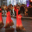 歌声与舞蹈让老街重焕新机。　南京旅游集团供图　 - 江苏新闻网