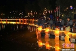 130余名选手聚泰州凤城河畔夜钓，品味水城慢生活。　汤德宏 摄 - 江苏新闻网