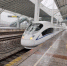 27日上午，G55702次试运行列车驶离南通站，盐通高铁进入试运行阶段。　陆应果　摄 - 江苏新闻网