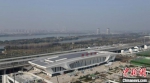 11月30日，从空中俯瞰扬州东站。　孟德龙 摄 - 江苏新闻网