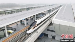 12月11日，连淮扬镇铁路淮镇段开通运营，标志着扬州全域迈入“高铁时代”。　孟德龙 摄 - 江苏新闻网