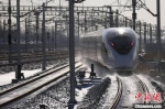 12月30日，踏着瑞雪，盐通高铁开通运营。　泱波 摄 - 江苏新闻网