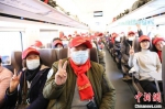 上海游客乘坐高铁前往盐城。　郭亚 摄 - 江苏新闻网