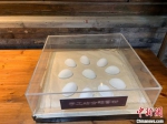 谢馥春的香粉因形状大小与鸭蛋相似，被称为“鸭蛋粉”。　崔佳明　摄 - 江苏新闻网