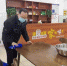 宿迁学院师生正在打扫卫生。曹志成摄影 - 江苏新闻网