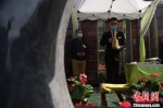 25日，南京市首个“生命菁华”葬安放仪式在雨花台功德园举行。　泱波 摄 - 江苏新闻网