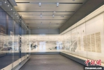 展出《中国大运河史诗图卷》，该作品总长135 米，高3 米，描绘大运河的“前世今生”。　崔佳明 摄 - 江苏新闻网