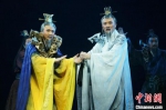 锡剧《大风歌》演出现场。　江苏省演艺集团供图 - 江苏新闻网