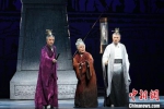锡剧《大风歌》演出现场。　江苏省演艺集团供图 - 江苏新闻网
