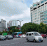 9月3日，扬州主城区封控小区迎“解封”，路上行人和行驶的社会车辆明显增多。　崔佳明 摄 - 江苏新闻网