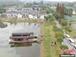 图为扬州沿湖村。　泱波 摄 - 江苏新闻网