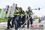 模拟实战化训练。亭湖警方供图 - 江苏新闻网