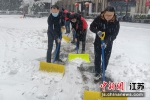 南京雨花台区古雄街道“闻雪而动”保畅通 - 江苏新闻网