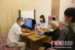 南京市中医院高级专家诊疗中心开诊。张明 摄 - 江苏新闻网
