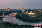 航拍夜色中的扬州中国大运河博物馆。　泱波　摄 - 江苏新闻网