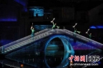 多媒体光影芭蕾舞剧《二泉映月》演出现场。梁溪文旅供图 - 江苏新闻网