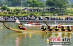 徐州市消防救援支队龙舟队获得第一名。朱志庚 摄 - 江苏新闻网