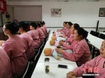 你家月嫂合格吗？月薪过万背后需提供这些服务 - 妇女联合会