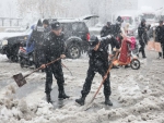 南京警方全员上路扫雪除冰迎战风雪 - 南京市公安局