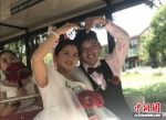 弘扬文明节俭新风尚 宿迁百位新人花海中办集体婚礼 - 江苏新闻网