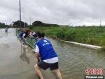 苏州市各区域对域内重点地区进行排查、排除险情，做好防汛工作。　相城区委宣传部供图 - 江苏新闻网